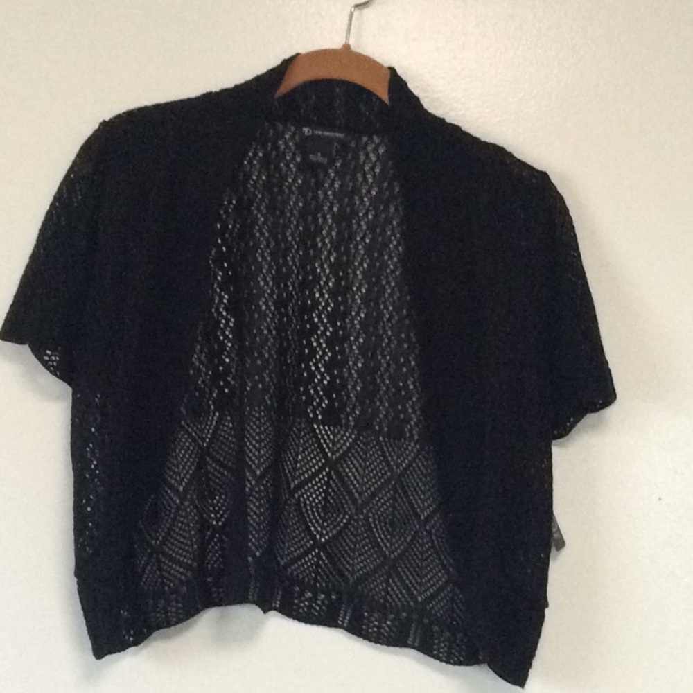 Short sleeve sweater
